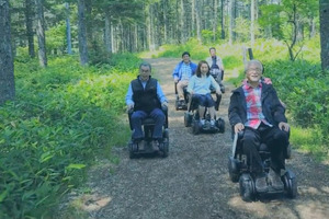 暮らしを楽しくする新しいクルマ…次世代型の電動車椅子のカタチ 画像
