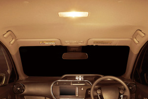 「電球色」のLEDルームランプで車内を“くつろぎ”の空間に！ 画像