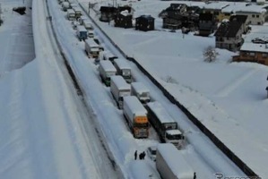 大雪で大型車立ち往生、運送事業者と荷主に対策を要請　国交省 画像