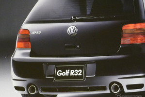 VW随一のホットな「Rシリーズ」、その原点『R32』のカタログは意外にもクールだった【懐かしのカーカタログ】 画像