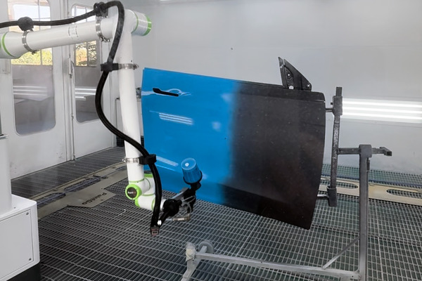 車体整備の現場で「AI塗装ロボット」導入が進む台湾…テスラ認定工場やトヨタ系ディーラーで稼働 画像