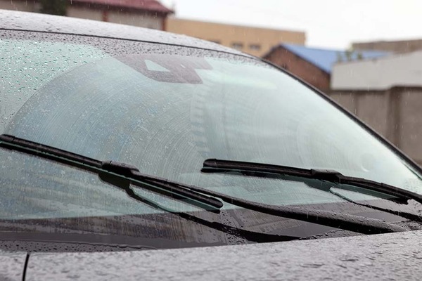 雨の日の視界は“命”に直結…今すぐやるべき「ワイパー点検」のススメ 画像