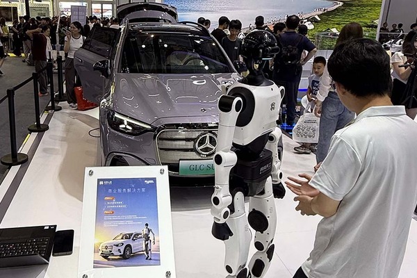 中国ヒト型ロボットの躍進に自動車アフターマーケットの課題解決のヒントを探る…【2026世界ロボット大会】現地取材レポート 画像