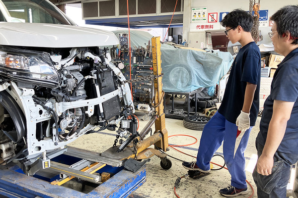 長野・飯田の中学2年生が、フレーム修正から溶接・塗装まで本格体験…「車社会を支える」仕事の尊さを知る 画像